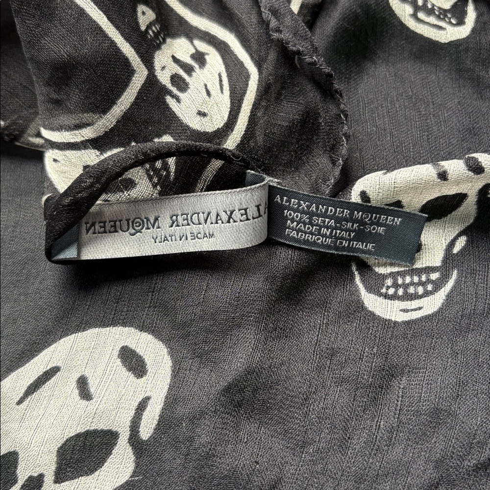 Alexander McQueen Silk Skull Scarf - Picture 10 of 11